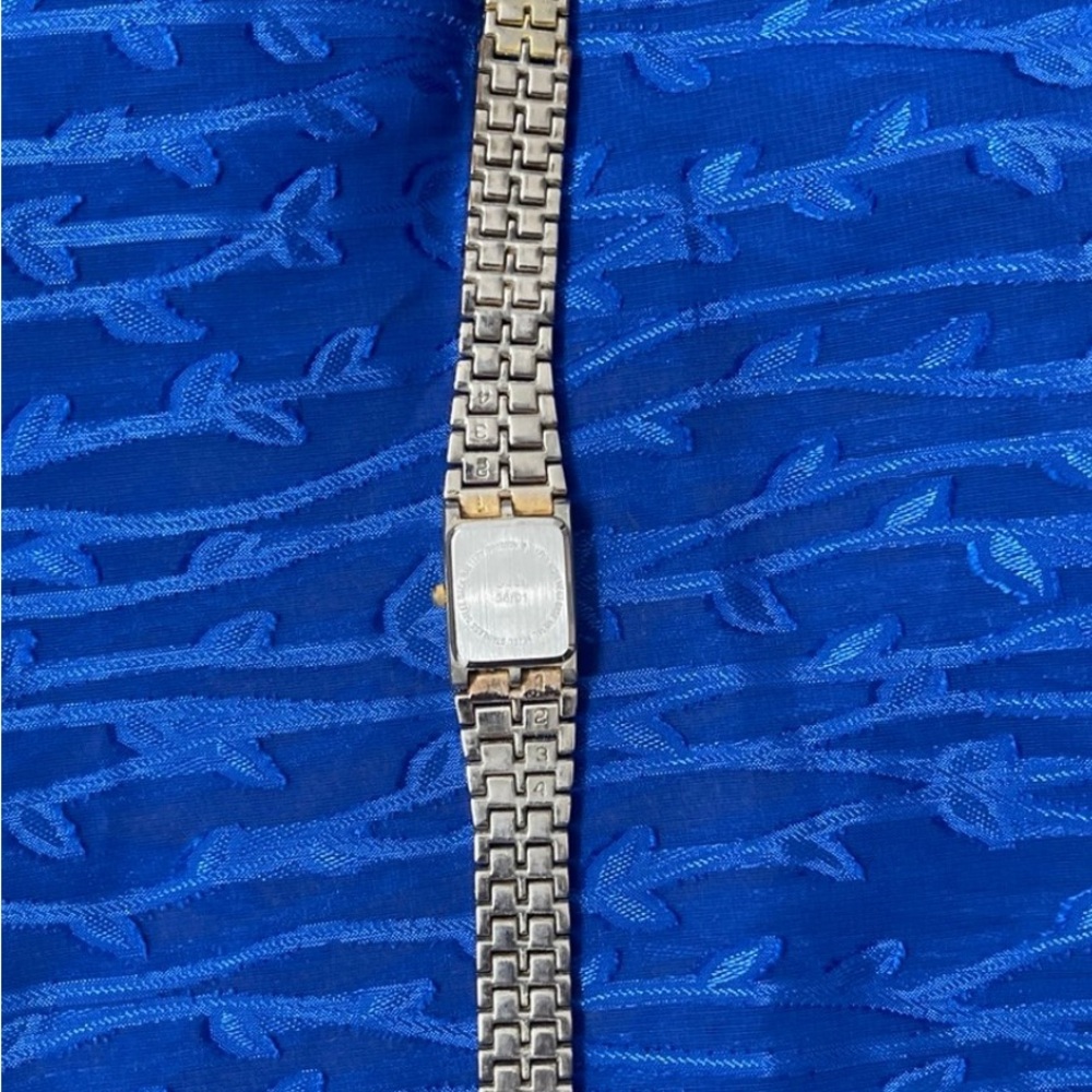 Women’s Watch - Picture 4 of 5